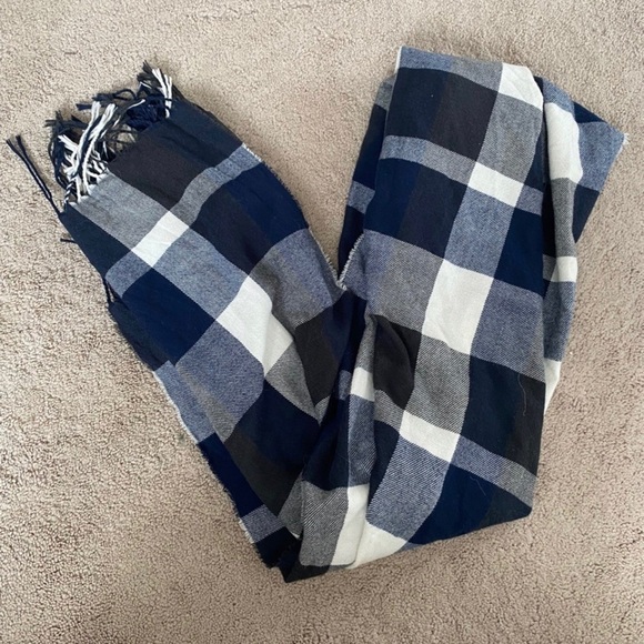 Ultra soft Plush oversized scarf shawl plaid navy/white - Picture 1 of 3